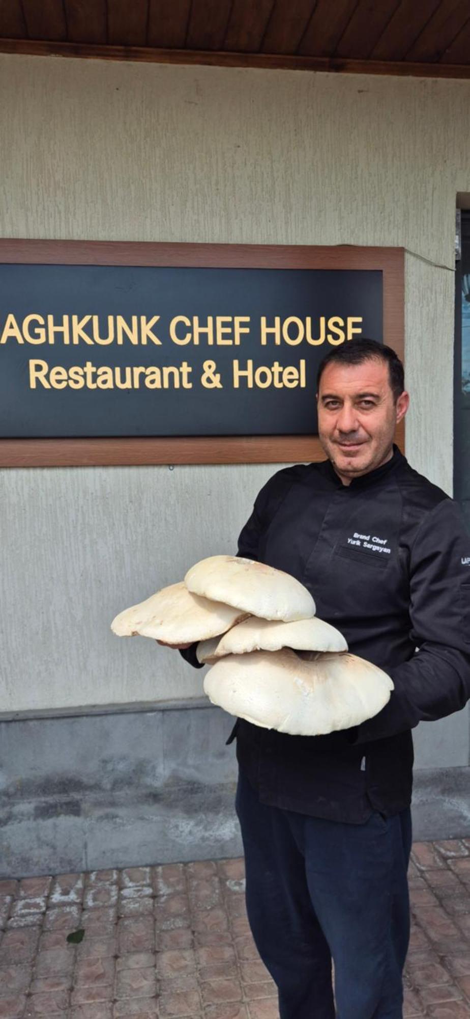Tsaghkunk Chef House Hotel & Restaurant Севан Экстерьер фото